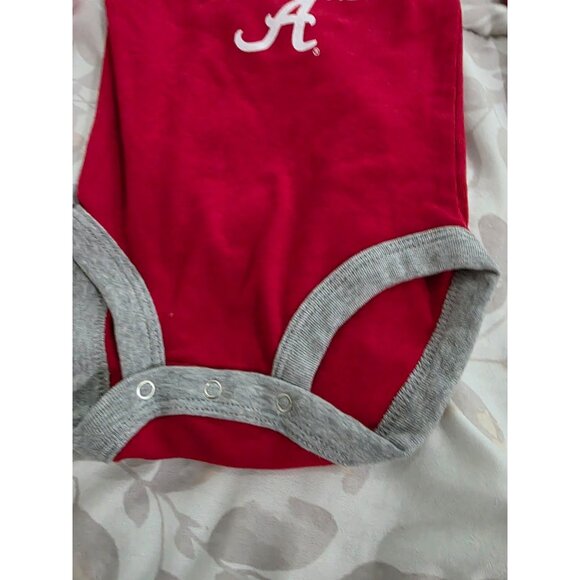 Alabama Longsleeve Onsie size 6/9 months Snaps Awesome Like Crimson Tide - Picture 3 of 4